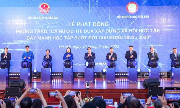 Thủ tướng phát động phong trào cả nước thi đua xây dựng xã hội học tập - Ảnh 7.