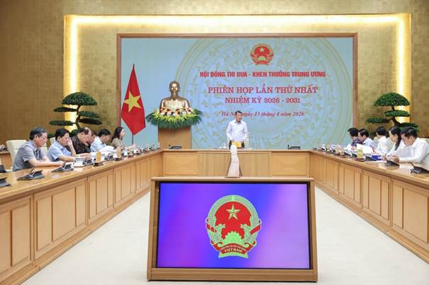 Thủ tướng: Tổ chức phong trào thi đua thiết thực, thực chất, hiệu quả, góp phần tăng trưởng 2 con số- Ảnh 3.