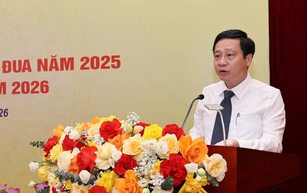 Đồng chí Phạm Đức Toàn, Phó trưởng Ban Thi đua - Khen thưởng Trung ương phát biểu chỉ đạo hội nghị.