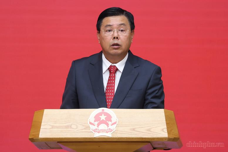 Thủ tướng trao quyết định giao Quyền Bộ trưởng Bộ Nội vụ và bổ nhiệm Thứ trưởng Thường trực Bộ Dân tộc và Tôn giáo- Ảnh 7.