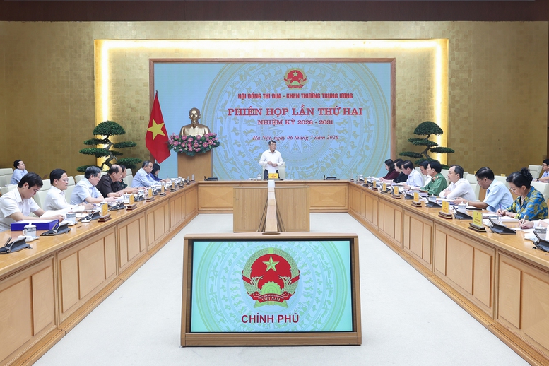 Thủ tướng Lê Minh Hưng: Thi đua, khen thưởng phải bám sát hơi thở cuộc sống, gắn chặt với nhiệm vụ và kết quả cụ thể- Ảnh 1.